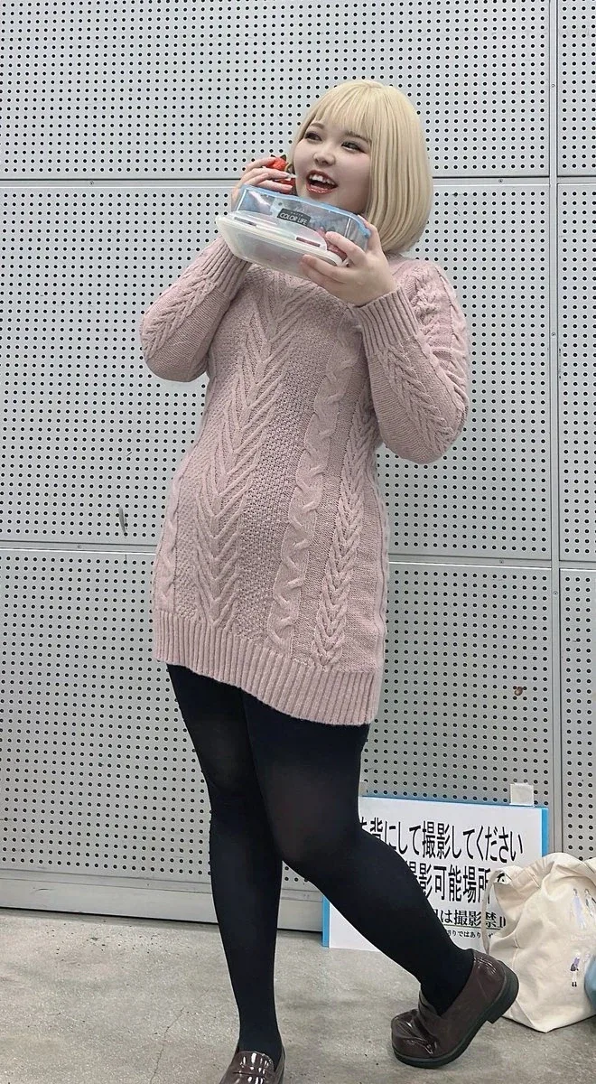 폭식좋아 모치즈키양 코스프레_1.webp