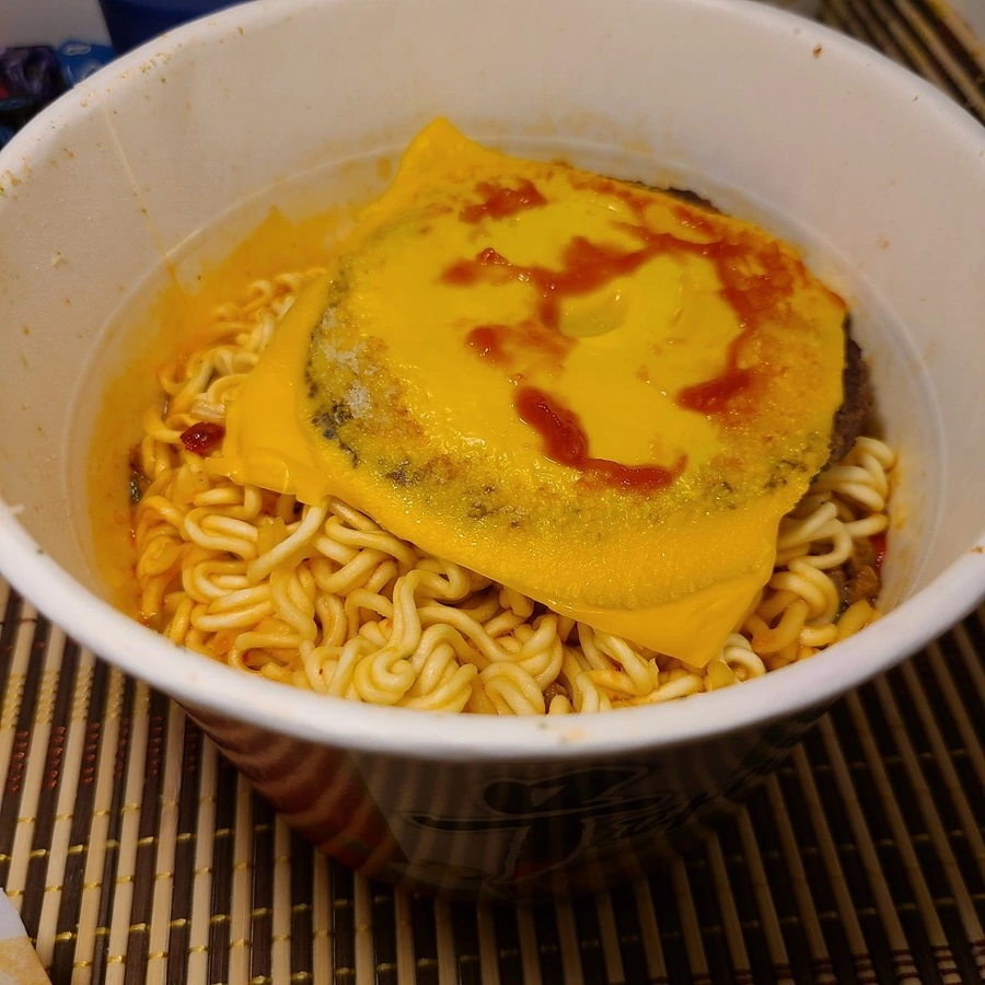 케이팝) 조이 라면 먹어봄_2.jpg