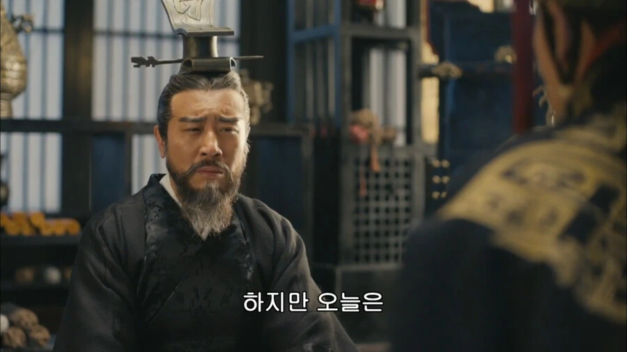 순욱:이상하다 전에는 저 얼굴이 유비였는데 왜 ㅅㅂ 하는 짓이 다르지 - 이미지 25
