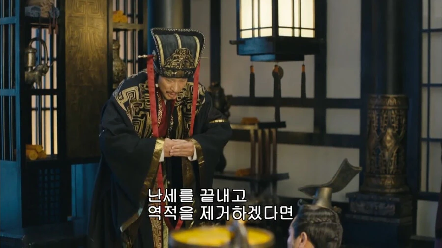 순욱:이상하다 전에는 저 얼굴이 유비였는데 왜 ㅅㅂ 하는 짓이 다르지 - 이미지 51